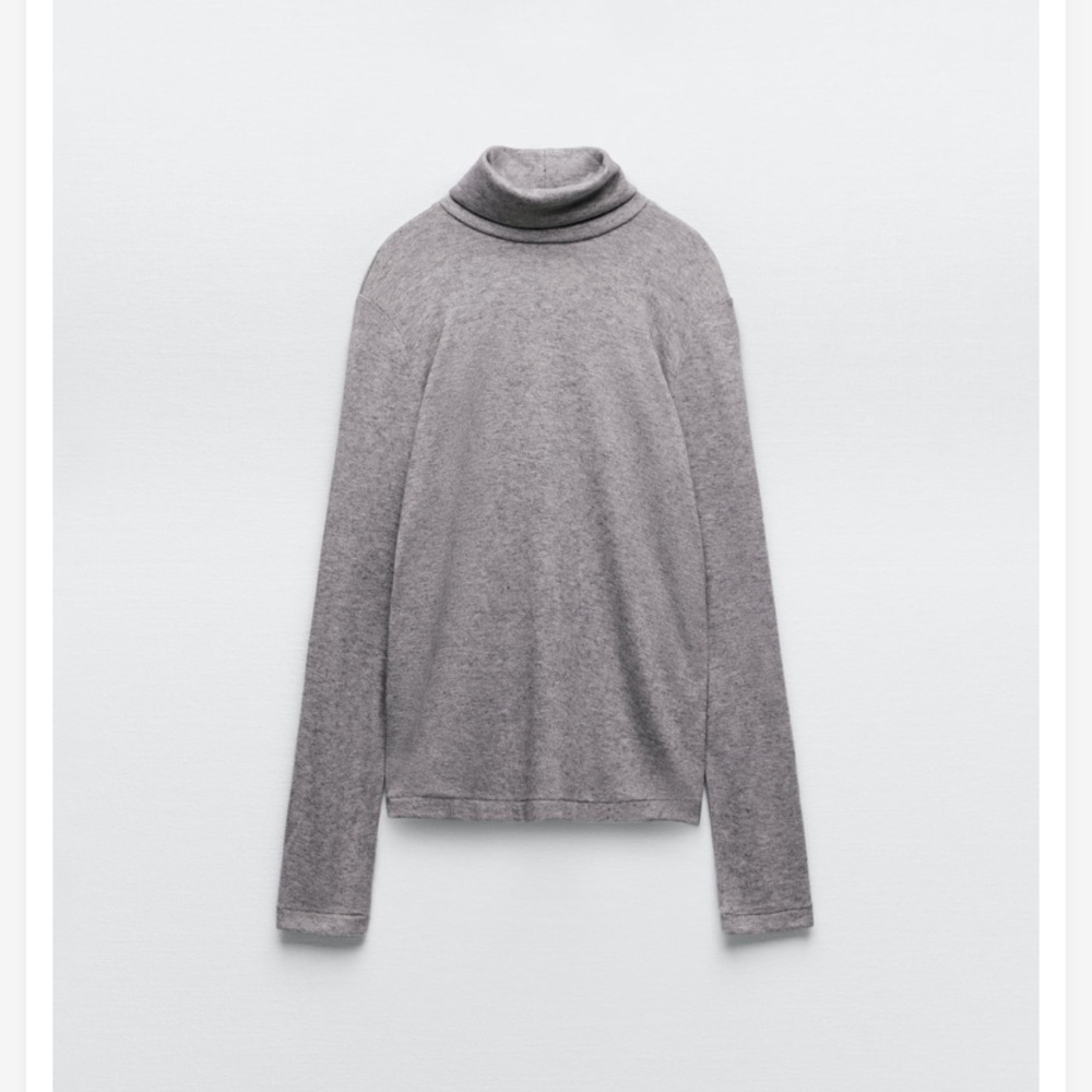 SOFT FEEL TURTLENECK SWEATER